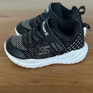 Skechers Kids Black and White Dotted Sneakers Size 7